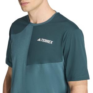 product/2/0/2025_adidas_jm7088_7_apparel_on_model_detail_view_2_white.jpg