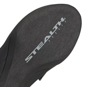 product/a/d/adidas_ee8948_9_footwear_photography_detail_view_2_white_000.jpg