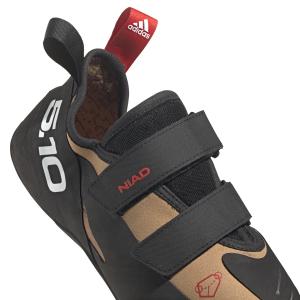 product/a/d/adidas_fw2849_8_footwear_photography_detail_view_1_white_000.jpg