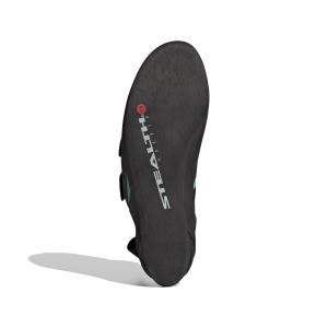 product/a/d/adidas_fw2856_4_footwear_photography_bottom_view_white_000.jpg