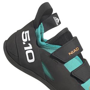 product/a/d/adidas_fw2856_8_footwear_photography_detail_view_1_white_000.jpg