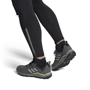 product/a/d/adidas_gz3961_11_footwear_on_model_front_view_white_000.jpg