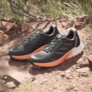 product/a/d/adidas_id2502_18_footwear_photography_heromrktng_view_5_white.jpg
