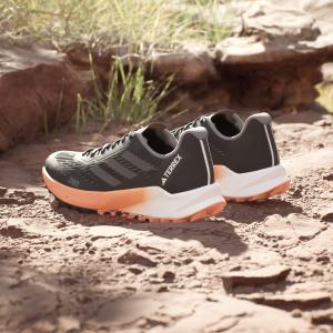 product/a/d/adidas_id2502_19_footwear_photography_heromrktng_view_6_white.jpg