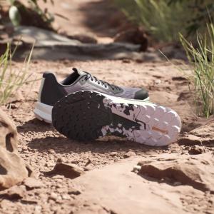 product/a/d/adidas_id2504_17_footwear_photography_heromrktng_view_4.jpg