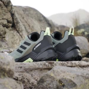 product/a/d/adidas_ie2591_17_footwear_photography_heromrktng_view_6-nw091625.jpg