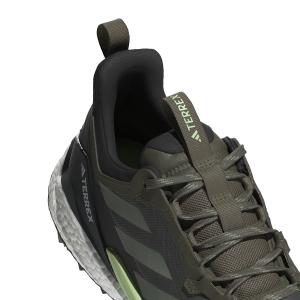 product/a/d/adidas_ie5109_8_footwear_photography_detail_view_1_white.jpg
