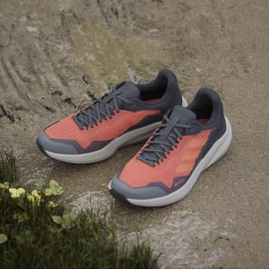product/a/d/adidas_ig8930_18_footwear_photography_heromrktng_view_5.jpg