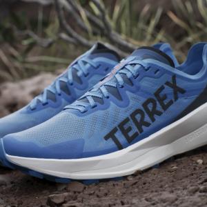 product/a/d/adidas_ih0980_22_footwear_photography_heromrktng_view_9.jpg