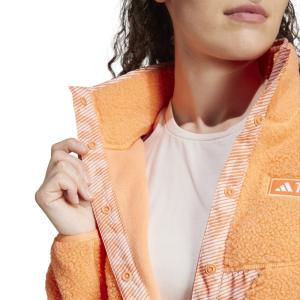 product/a/d/adidas_iw0227_8_apparel_on_model_detail_view_2_white.jpg