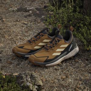 product/a/d/adidas_jp5611_18_footwear_photography_heromrktng_view_5-nw091625.jpg