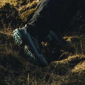 product/a/d/adidas_jq2209_cblack-carbon-purtea_14.jpg
