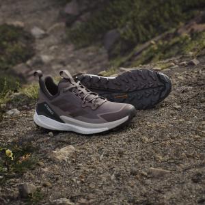 product/a/d/adidas_jq9906_21_footwear_photography_heromrktng_view_8-nw091625.jpg