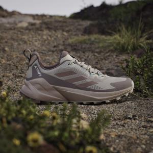 product/a/d/adidas_jq9923_15_footwear_photography_heromrktng_view_3-nw091625.jpg