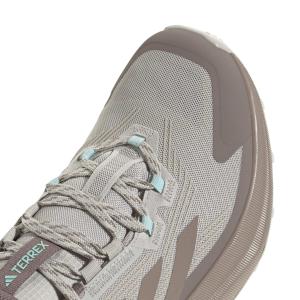 product/a/d/adidas_jq9923_9_footwear_photography_detail_view_2_white-nw091625.jpg