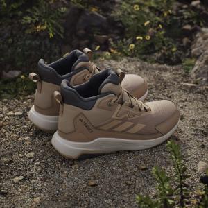 product/a/d/adidas_js1431_18_footwear_photography_heromrktng_view_6-nw091725.jpg