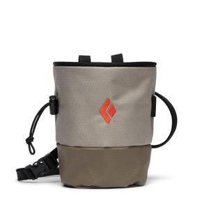 bd630117-2018-sac-a-magnesie-zippe-black-diamond-mojo-moonstone