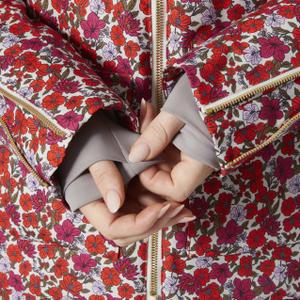 product/h/e/helly-hansen_65945-148_cherry-tomato-floral-aop_6.jpg